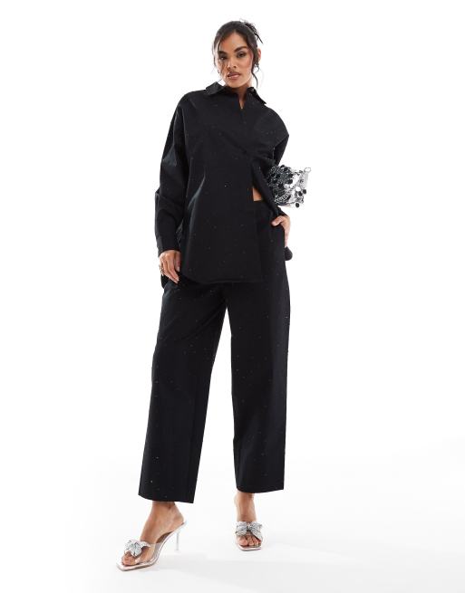 ASOS DESIGN - Coordinato con camicia e pantaloni neri con dettagli applicati a caldo