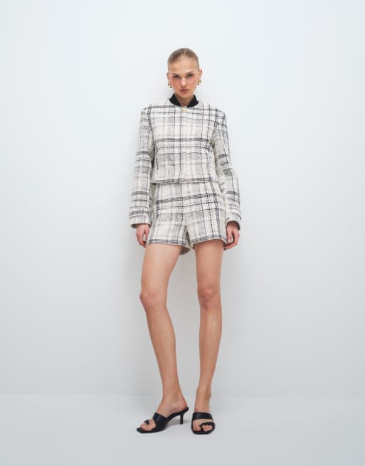 ASOS DESIGN - Coordinato con giacca bomber sartoriale e pantaloncini corti a quadri bouclé