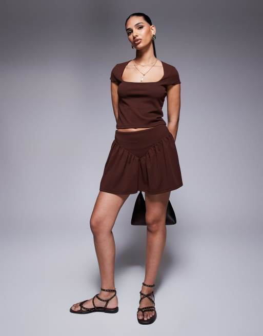 ASOS DESIGN - Coordinato con gonna e top color cioccolato con scollo quadrato e maniche ad aletta