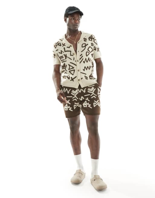 ASOS DESIGN - Coordinato con pantaloncini in maglia fantasia color marrone