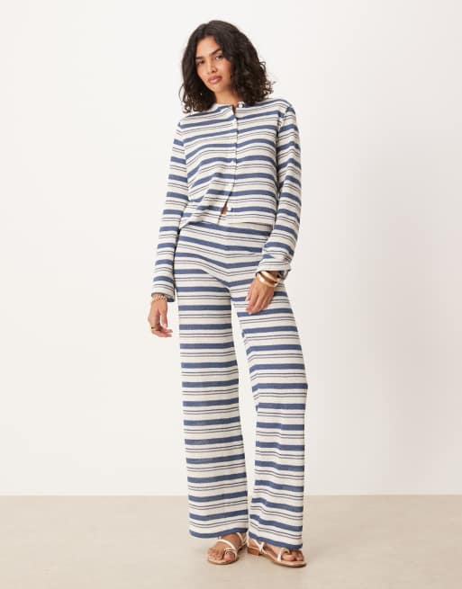 ASOS DESIGN - Coordinato con pantaloni e top a maniche lunghe cut and sew color avorio a righe