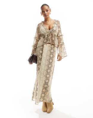 ASOS DESIGN - Coordinato con stampa pitonata con blusa in chiffon con volant e gonna lunga - view 1