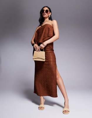 ASOS DESIGN - Coordinato con top ampio a fascia e gonna al polpaccio all'uncinetto color cioccolato - view 1