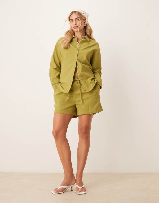ASOS DESIGN - Coordinato effetto lino color oliva con camicia, pantaloncini e pantaloni