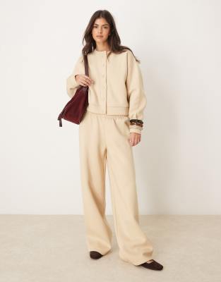 ASOS DESIGN - Coordinato felpato con cardigan girocollo e joggers color avena