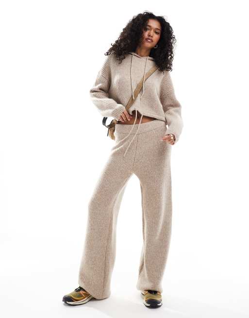 ASOS DESIGN - Coordinato in maglia color pietra con felpa con cappuccio con coulisse e pantaloni con fondo ampio