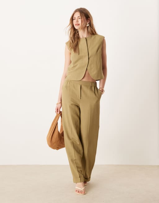 ASOS DESIGN - Coordinato in misto lino color kaki con gilet squadrato accollato e pantaloni dritti sartoriali