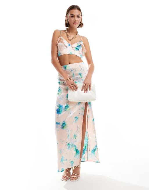 ASOS DESIGN - Coordinato in raso con stampa marmorizzata con crop top e gonna lunga