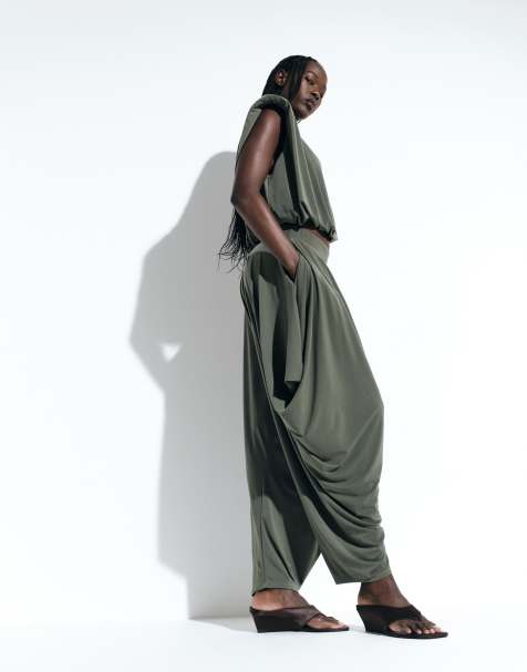 ASOS DESIGN - Coordinato kaki con top con spalle imbottite e drappeggio voluminoso - view 1