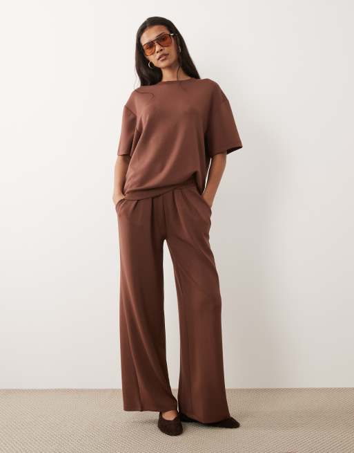 ASOS DESIGN - Coordinato morbido al tatto in cupro color cioccolato