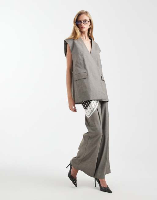 ASOS DESIGN - Coordinato sartoriale con blazer oversize senza maniche e pantaloni taglio maschile marrone