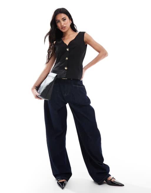 ASOS DESIGN - Coordinato sartoriale nero con gilet con bottoni color oro e pantaloni