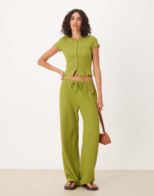 ASOS DESIGN - Coordinato verde all'uncinetto con pantaloni e top a maniche corte con bottoni