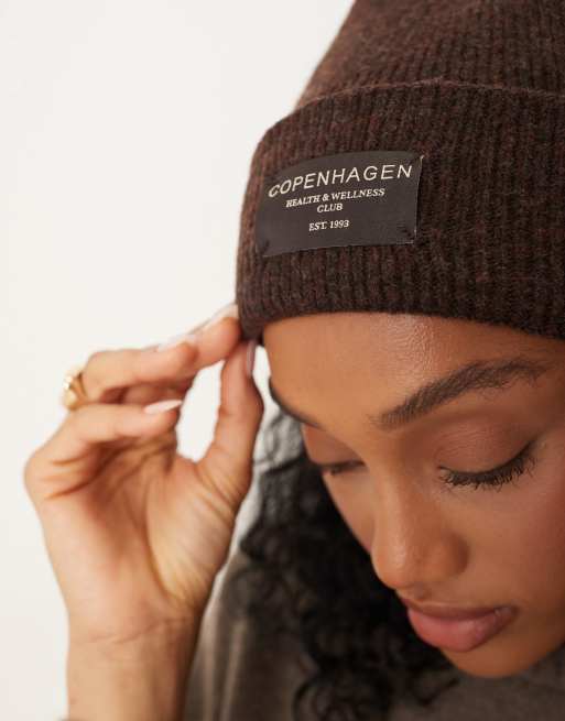 ASOS DESIGN Copenhagen label beanie in chocolate, 2 of 3