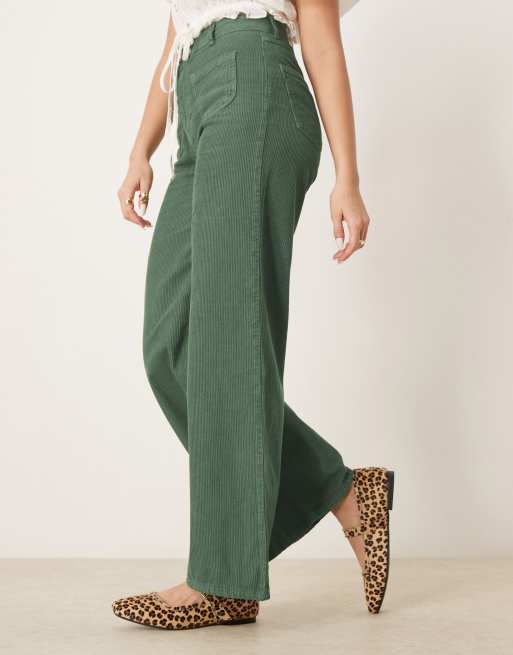 ASOS DESIGN – Cord-Hose in Khaki mit aufgesetzter Tasche und weitem Bein, 3 von 5