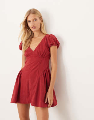 ASOS DESIGN - Cord-Minikleid in Kirschrot mit Korsetttaille und Puffärmeln