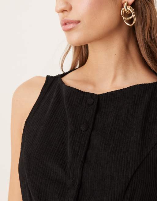 ASOS DESIGN – Cord-Minikleid in Schwarz mit tiefer Taille, U-Boot-Ausschnitt und Knopfleiste, 2 von 4