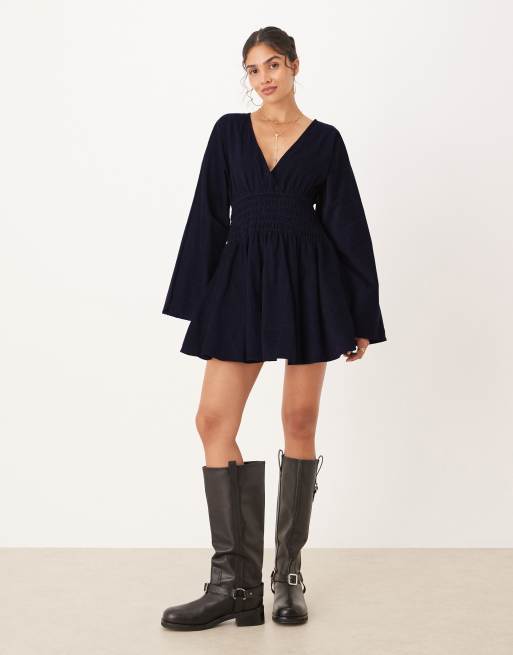ASOS DESIGN – Cord-Minikleid in Tintenblau mit V-Ausschnitt und gesmokter Taille, 4 von 4