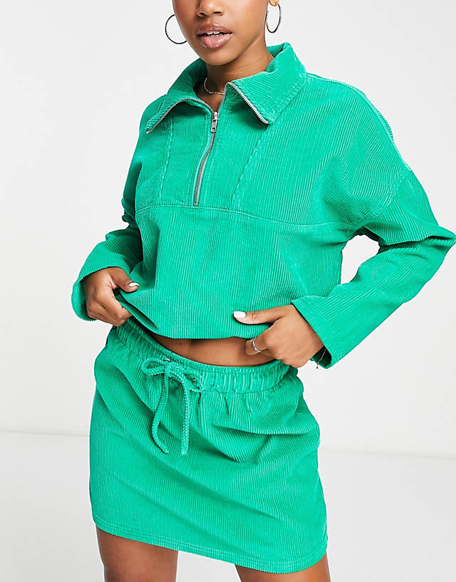 ASOS DESIGN - cord pull on skirt in green co-ord