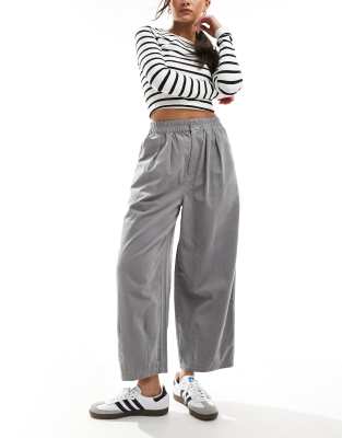 corduroy cropped balloon pants in gray