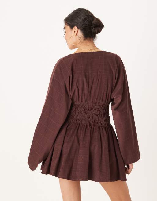 ASOS DESIGN - Corduroy mini jurk met V-hals en gerimpelde taille en mulberry, 2 van 4