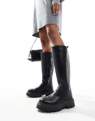 ASOS DESIGN - Corey - Kniehohe, flache Stiefel in Schwarz mit dicker Sohle