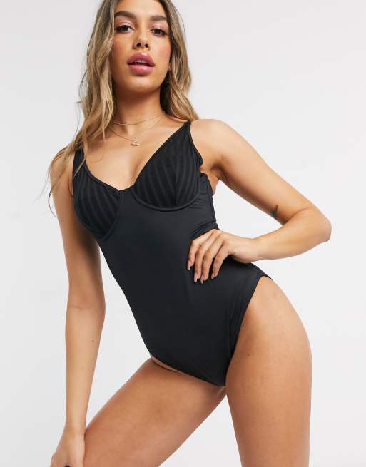 ASOS DESIGN - Costume da bagno con coppe e ferretto e strato sovrapposto a rete nero