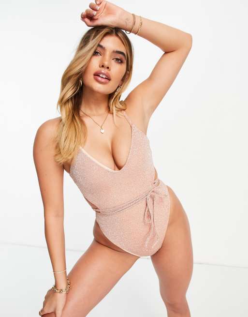 ASOS DESIGN Costume da bagno intero avvolgente con cut out in vita e motivo a reticolo pesca glitterato