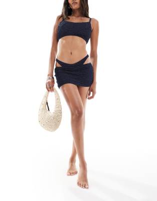 ASOS DESIGN - Courtney - Strukturierter Baderock in Marineblau