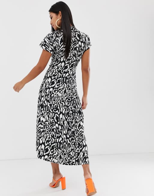 Asos design tie waist top maxi dress in animal print