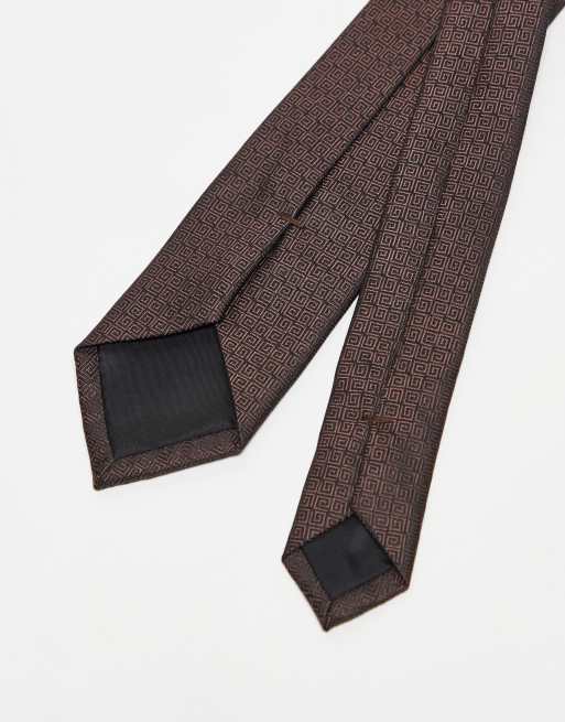 ASOS DESIGN - Cravate à motif vagues grecques - Marron, 3 de 3
