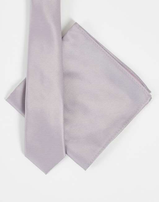 ASOS DESIGN - Cravatta sottile e fazzoletto da taschino in raso rosa polvere 