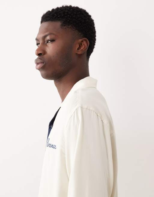 ASOS DESIGN - Cremefarvet afslappet reversskjorte med brystbroderi - Del af sæt, 4 af 5