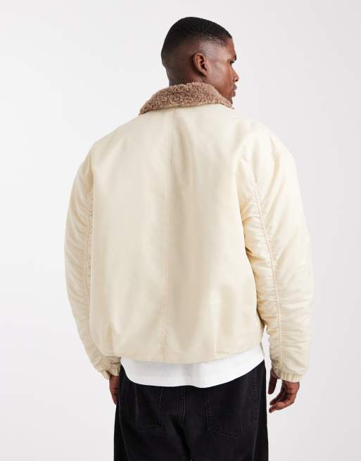 ASOS DESIGN - Cremefarvet bomber-jakke med krave i imiteret lammeskind, 3 af 5