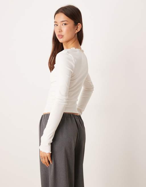 ASOS DESIGN - Cremefarvet langærmet T-shirt med blondedetalje og V-hals, 3 af 4