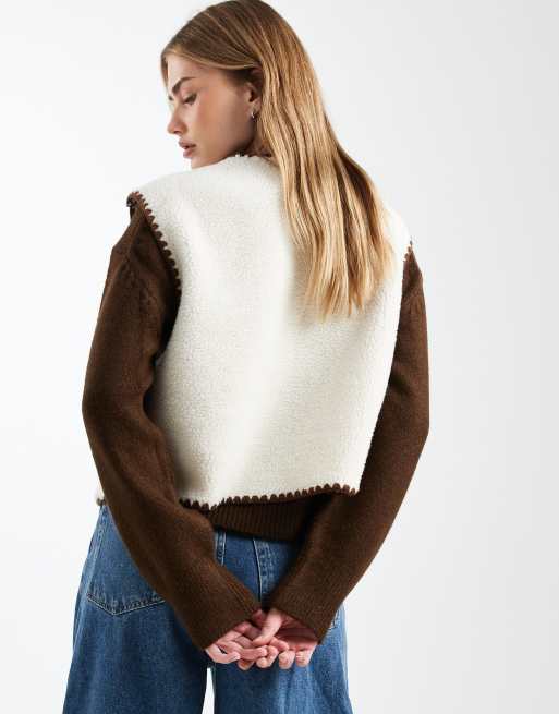 ASOS DESIGN - Cremefarvet og brun vest i plysstof med tungesting, 4 af 4