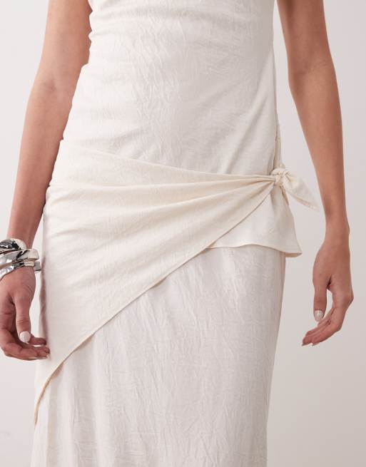 ASOS DESIGN - Cremehvid cami-maxikjole med tørklædedetalje i satin, 3 af 4