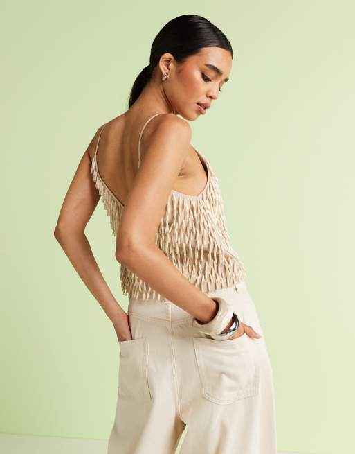 ASOS DESIGN - Cremehvid cami-top med V-hals og udsmykninger i hørlook, 3 af 4