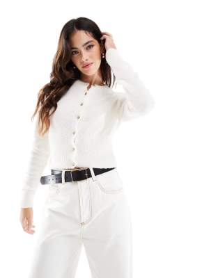 ASOS DESIGN - Cremehvid cardigan med rund hals i bouclé - view 1