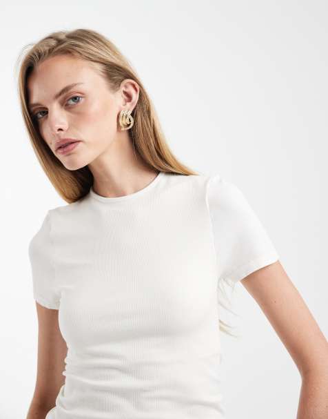 ASOS DESIGN - Cremehvid krympet BH-fri T-shirt i sømløs ribstrik med rund hals - view 1