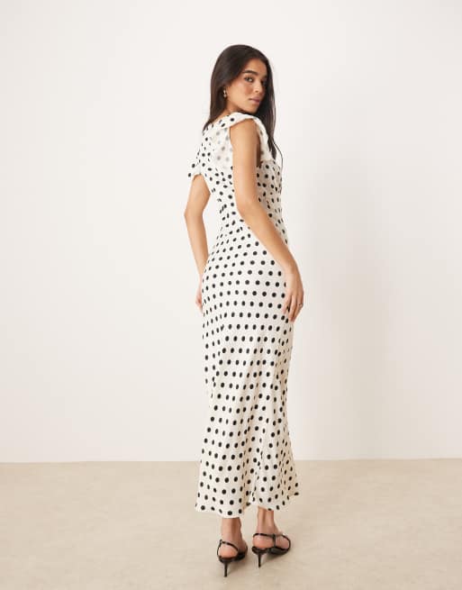 ASOS DESIGN - Cremehvid maxikjole med blondekanter og polkaprikker i satin, 3 af 4