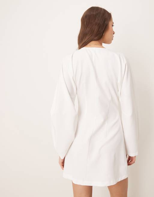 ASOS DESIGN - Cremehvid minikjole med V-hals, tøndeformede ærmer og knapper, 4 af 4