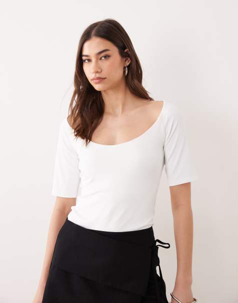 ASOS DESIGN - Cremehvid overdel med bred halsudskæring og ærmer i akavet længde i polyamid - view 1