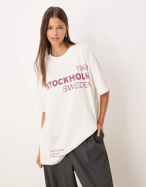 ASOS DESIGN - Cremehvid oversized T-shirt med grafisk 'Stockholm'-print - view 1