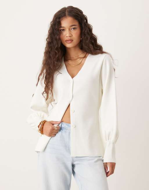 ASOS DESIGN - Cremehvid strikket cardigan med struktur, V-hals, indsyninger i taljen og voluminøse ærmer
