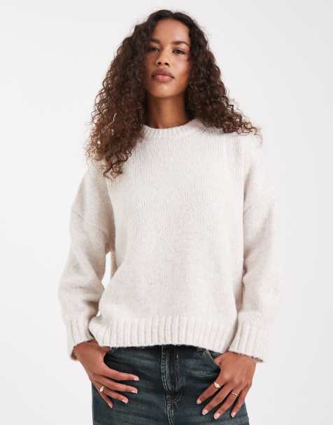 ASOS DESIGN - Cremehvid strikket oversized trøje med rund hals og buet kant forneden - view 1