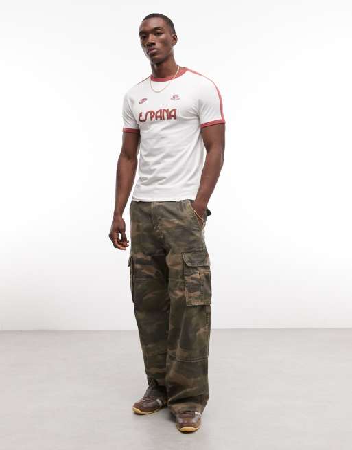 ASOS DESIGN - Cremehvid tætsiddende ringer-T-shirt med fodboldgrafik, 2 af 5