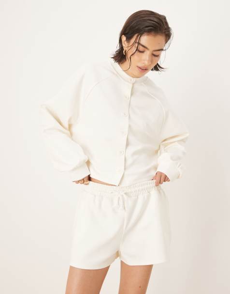 ASOS DESIGN - Cremehvide shorts med interlocksømme - Del af sæt - view 1