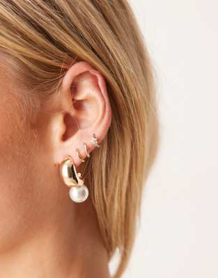 ASOS DESIGN – Creolen in Gold mit Kunstperlenanhänger - view 1