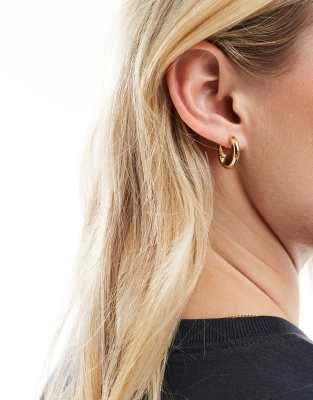 ASOS DESIGN - Creolen mit 14-Karat-Vergoldung und eckigem Ausschnittsdetail-Goldfarben